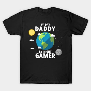 Mens By Day  By Night Gamer Video Gaming Gamer Dad T-Shirt